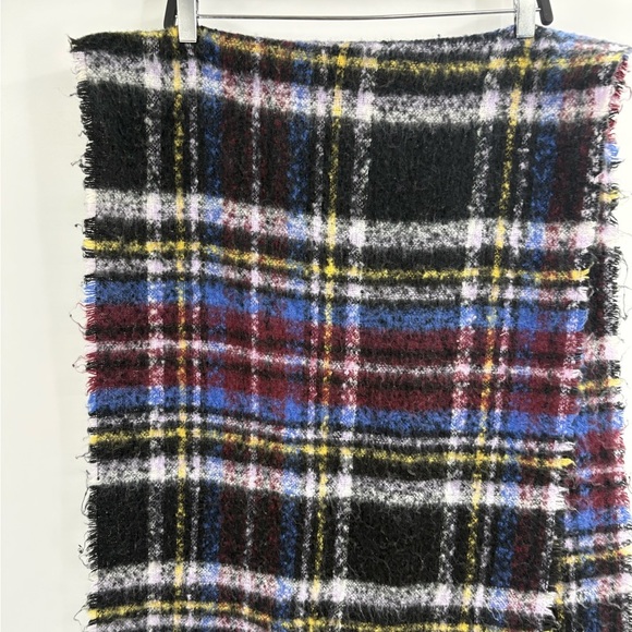 Urban Outfitters Women’s Fuzzy Purple Plaid Winter Layering Polyester Scarf - Picture 3 of 12